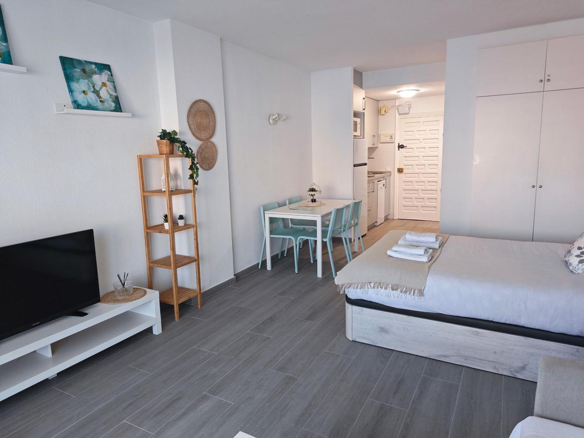 Apartament Benalbeach Casa Kito 1ª Linea De Playa *